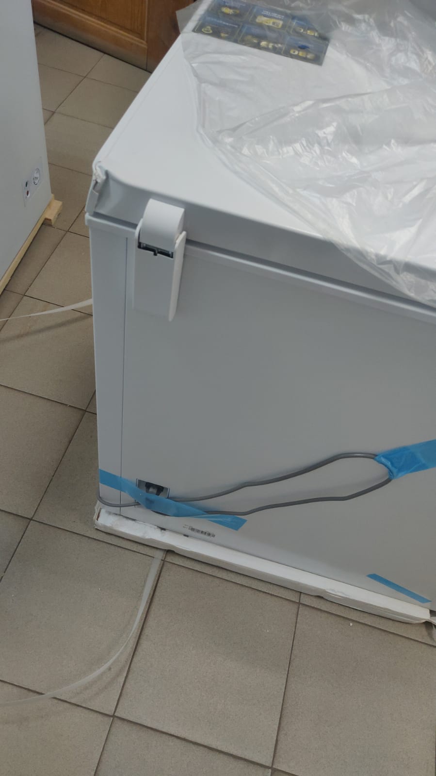 Ларь-морозильник "Kraft" BD(W)-250QX (уценка)